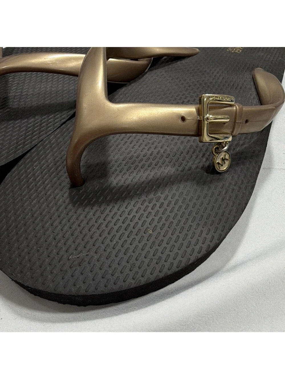 Michael Kors Women’s Black/Gold Thong Sandals Buckle Logo Accents Size 8